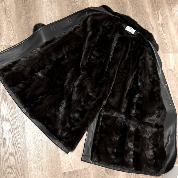Mink-lined Leather coat - Picture 2 of 12